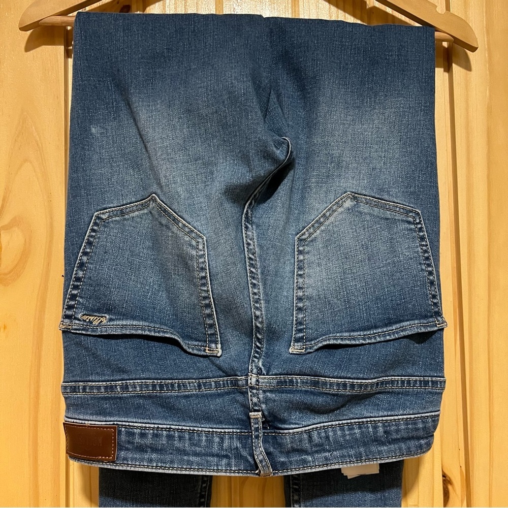 Hollister Distressed Jeans - Picture 3 of 5